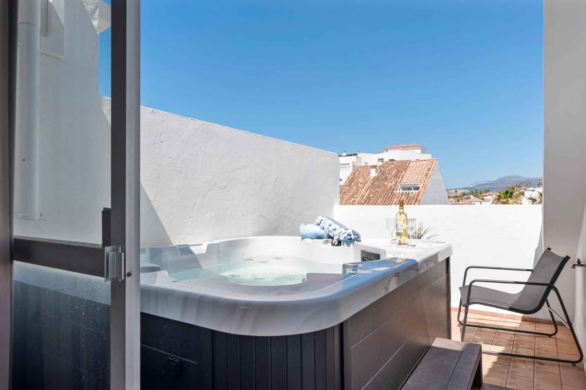 Lovely Penthouse Near Estepona Marina By Costarentals - Ref M15 ภายนอก รูปภาพ