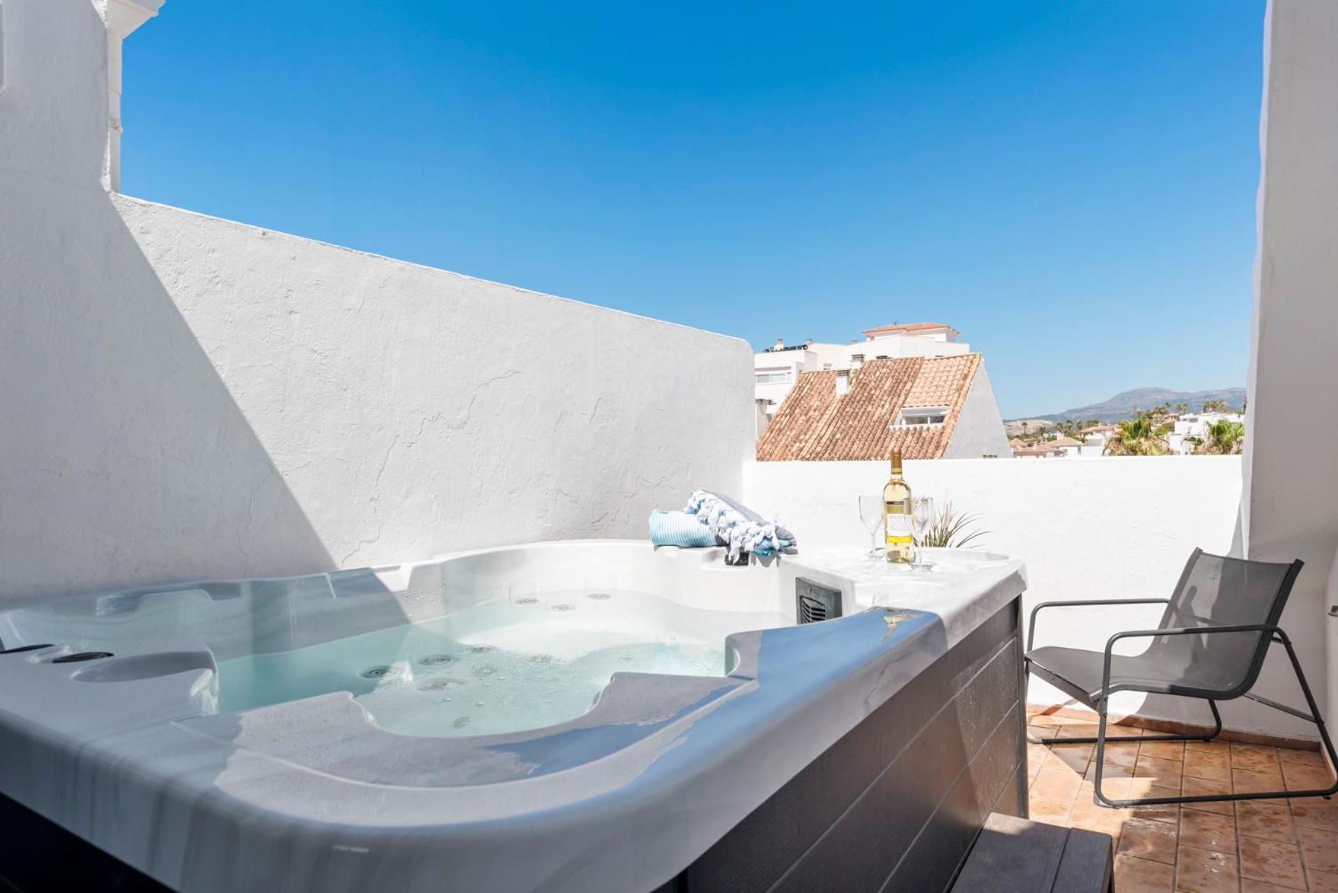 Lovely Penthouse Near Estepona Marina By Costarentals - Ref M15 ภายนอก รูปภาพ